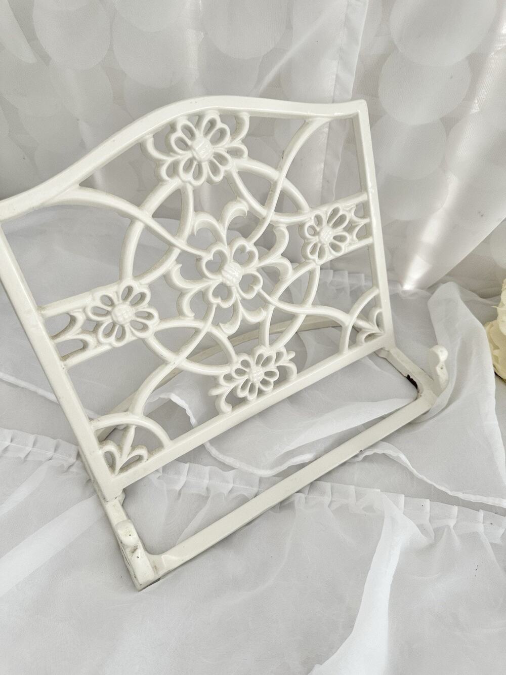 White Shabby Chic HEAVY Metal Scroll Cookbook Stand Recipe Holder Kitchen